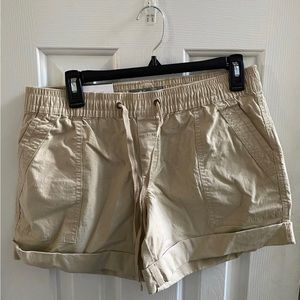 NWT Womens Bass Pro Natural Reflections Shorts Beige Medium